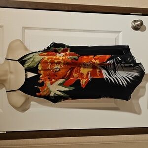 Unique Spectrum Women's Large Black w/Multicolor Floral, V Hem Lined Top Used